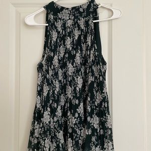 1 state green floral sleeveless high neck blouse